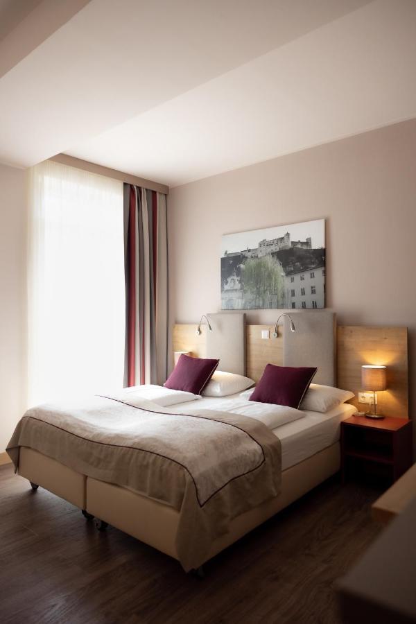 Max 70 I Contactless Check-in Hotel Salisburgo