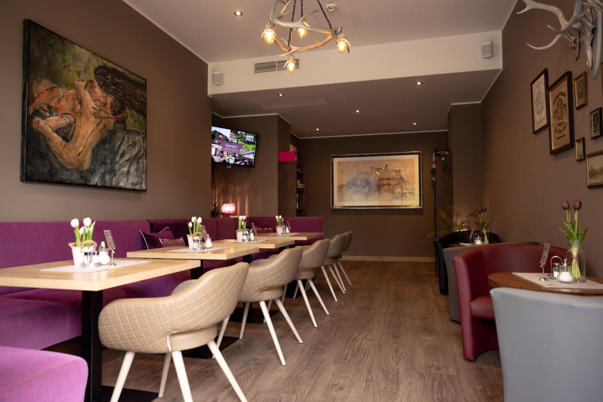 Max 70 I Contactless Check-in Hotel 3*